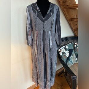Universal Thread Black and Gray Striped Long Sleeve Dress